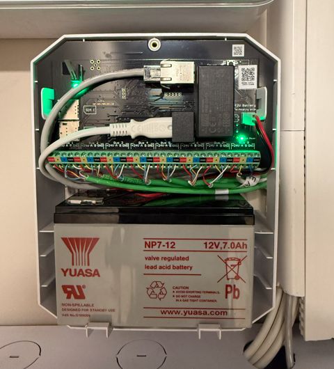 Centrale d'alarme avec batterie de secours