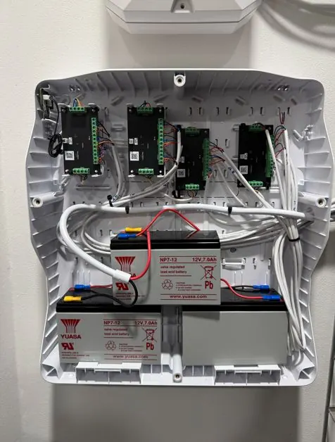 Centrale d'alarme multi-zones