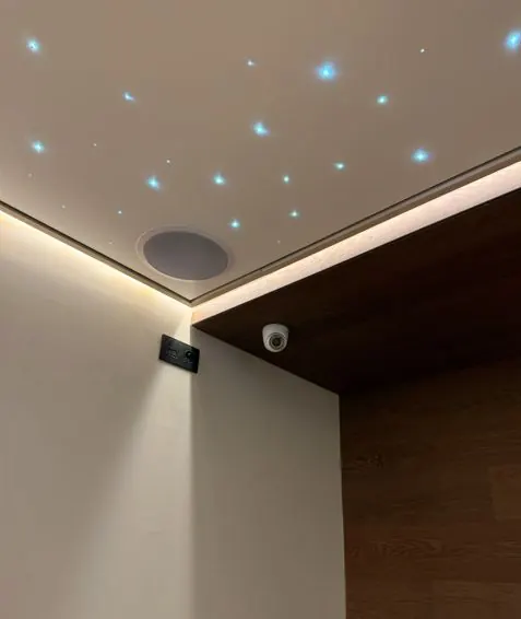 Caméra dôme intégrée au plafond