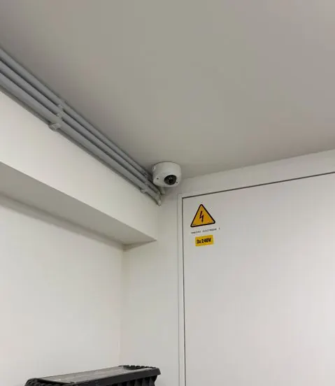 Caméra de surveillance en intérieur